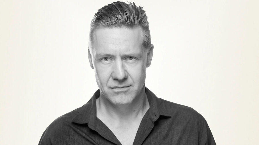 Mads Ousdal kommer til Kristiansand folkebibliotek. Foto: Nationaltheatret