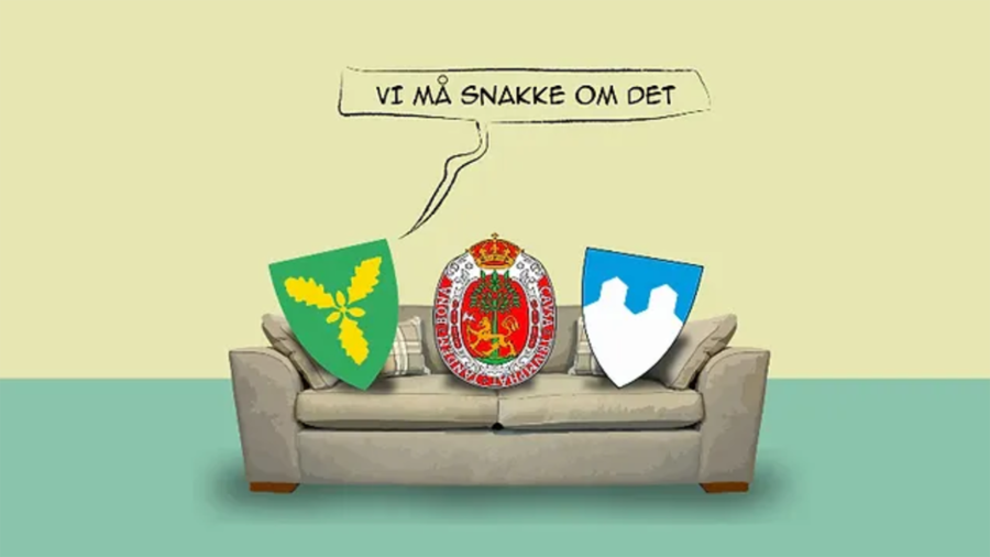 bilde av kommunevåpnene til Søgne, Songdalen og Kristiansand som sitter på en sofa